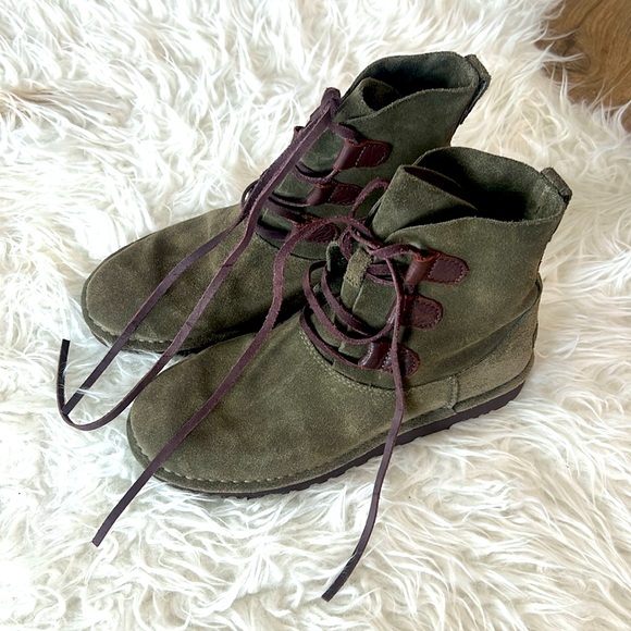 Women’s Ugg boots - Picture 8 of 9